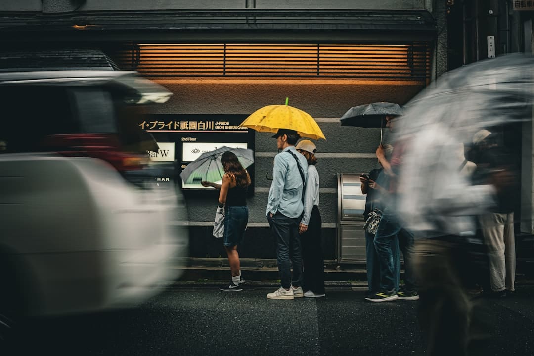 《星期三》第二季发布宣传照 哥特宗族全家福